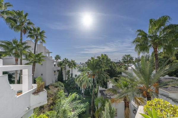 Mansarda na sprzedaż w Barrio Reserva de Marbella, Marbella thumbnail 2