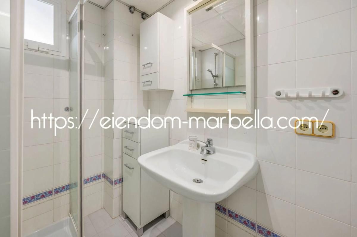 Venta de piso en Calle Alcornoque, Marbella
photo 1