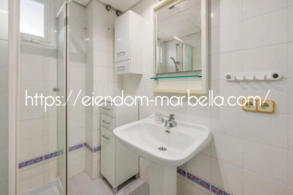 Mieszkanie na sprzedaż w Calle Alcornoque, Marbella photo 1