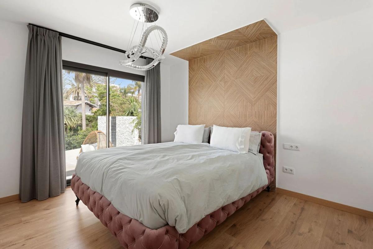 Продажа отдельного шале в Barrio Elviria, Марбелла photo 5