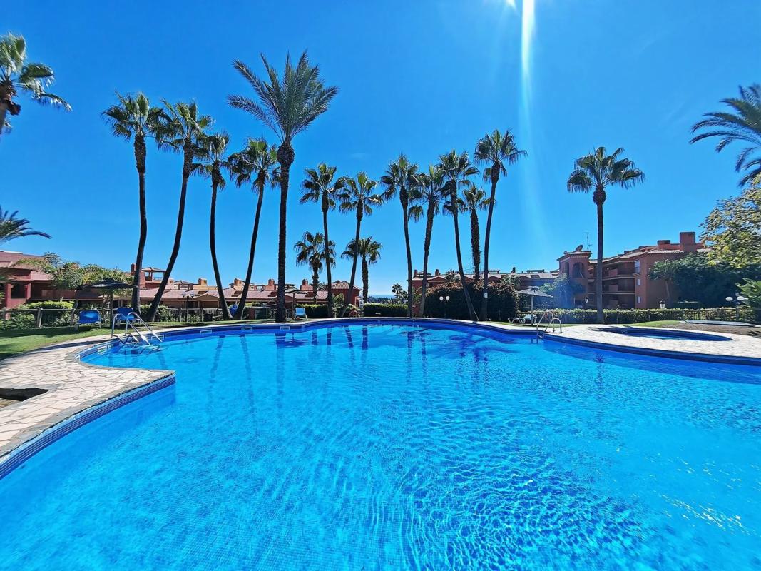Venta de piso en Urbanizacion La Reserva s/n, Marbella
photo 2