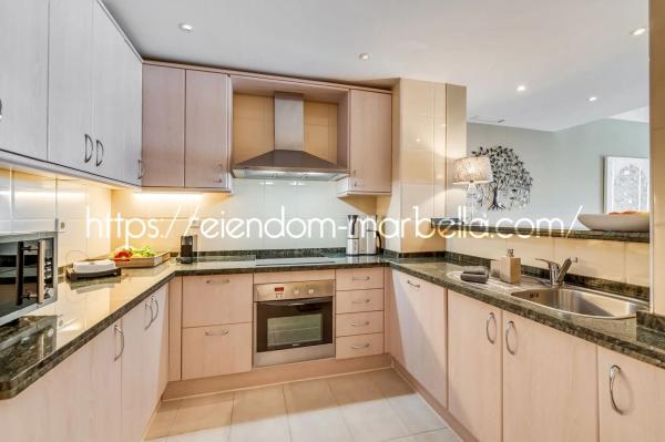Mieszkanie na sprzedaż w Avenida Marco Polo, Marbella photo 1