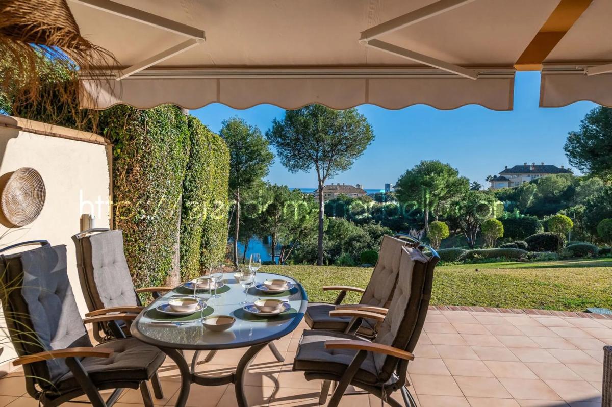 Venta de piso en Avenida Marco Polo, Marbella
 photo 3