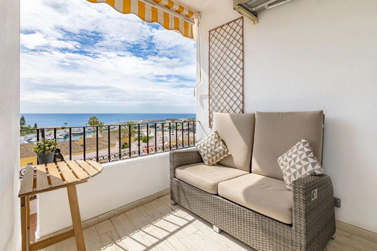 Sale of apartment in Puerto de Cabopino, Marbella
 photo 4