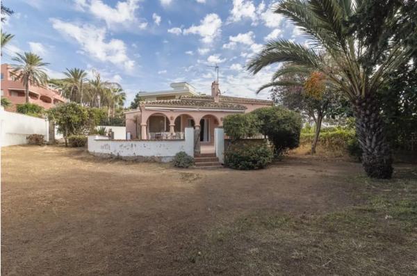 Independent chalet for sale in Barrio Real de Zaragoza, Marbella
photo 1