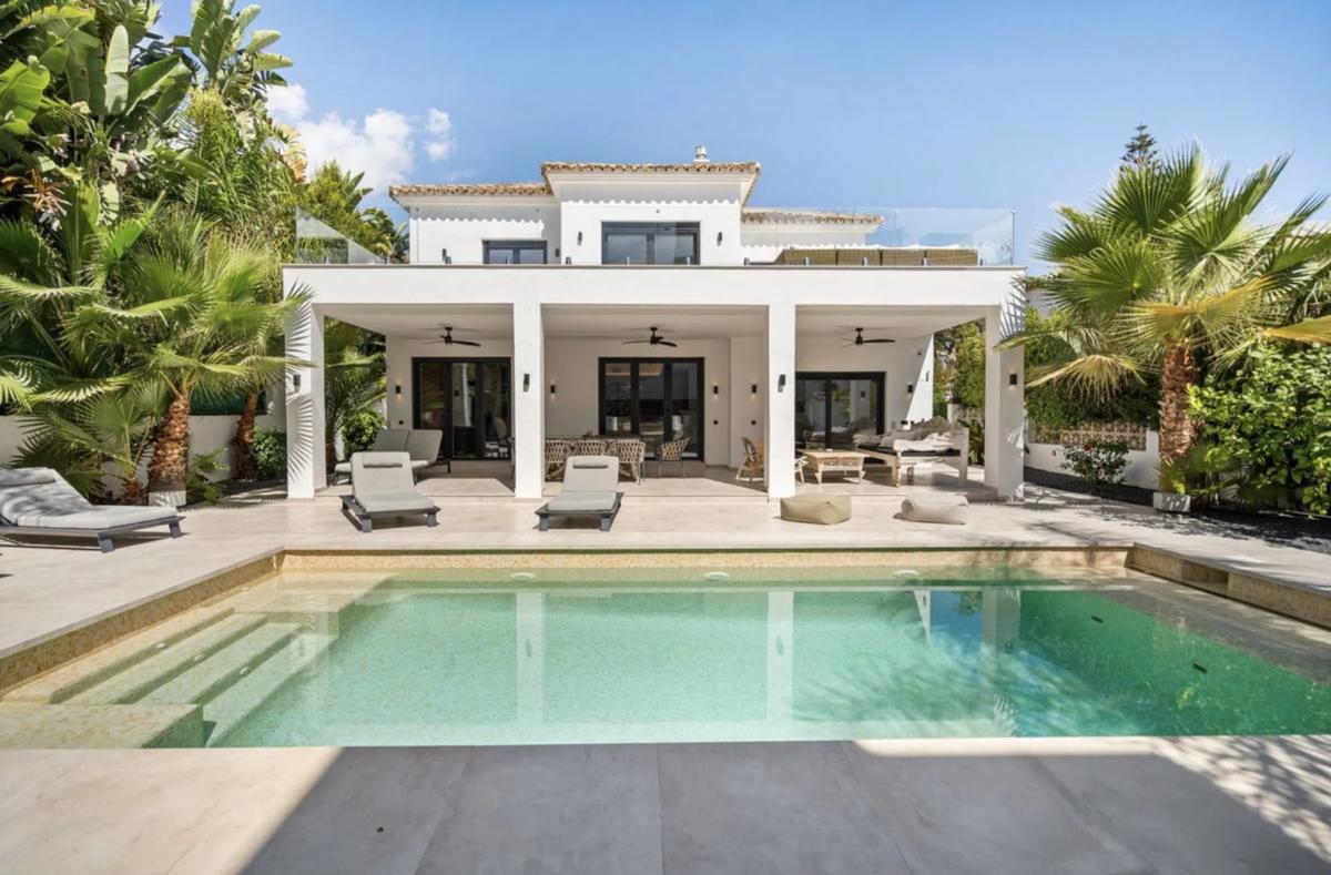 Sale of independent chalet in Barrio Marbesa, Marbella
photo 1
