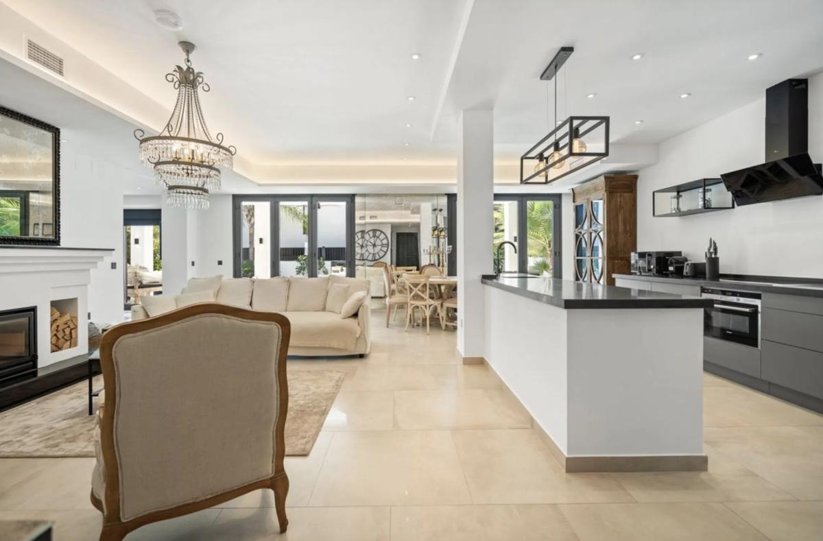 Sale of independent chalet in Barrio Marbesa, Marbella
photo 3