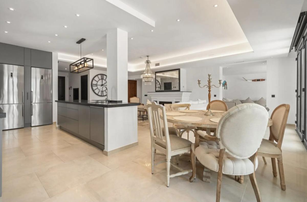Sale of independent chalet in Barrio Marbesa, Marbella
photo 5