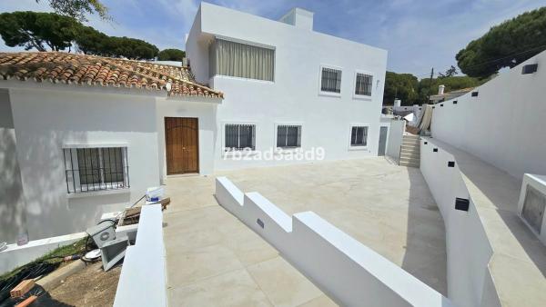 Chalet wolnostojący na sprzedaż w Barrio Santa María, Marbella photo 1
