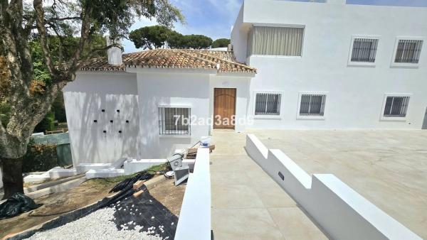 Chalet wolnostojący na sprzedaż w Barrio Santa María, Marbella thumbnail 1