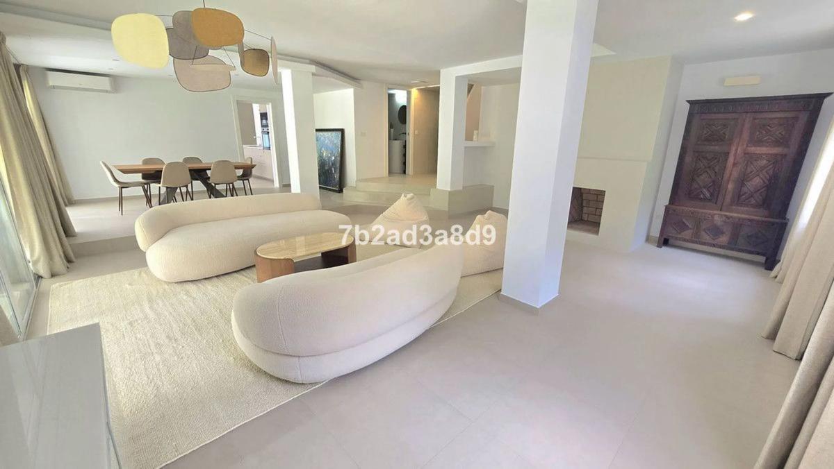 Продажа отдельного шале в Barrio Santa María, Марбелла photo 5