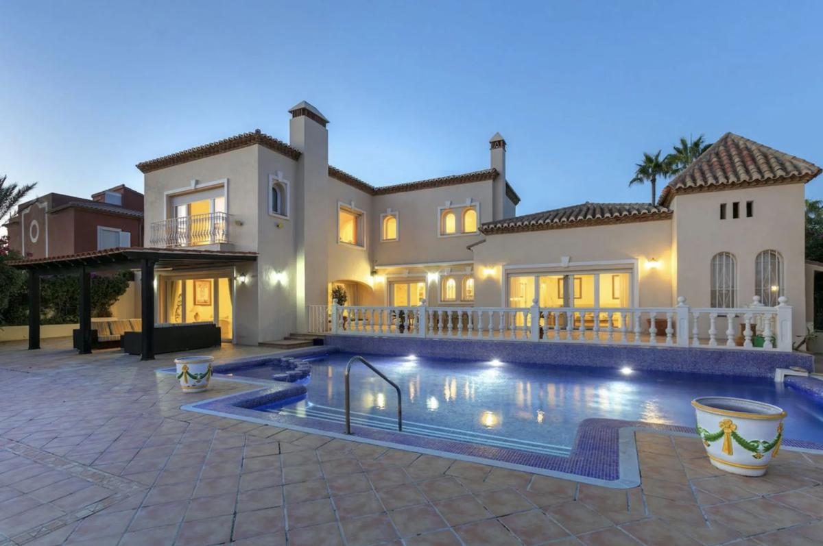 Sale of independent chalet in Barrio Marbesa, Marbella
photo 2