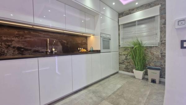 Квартира на продажу на  Calle Tramo de Unión, Марбелла photo 3