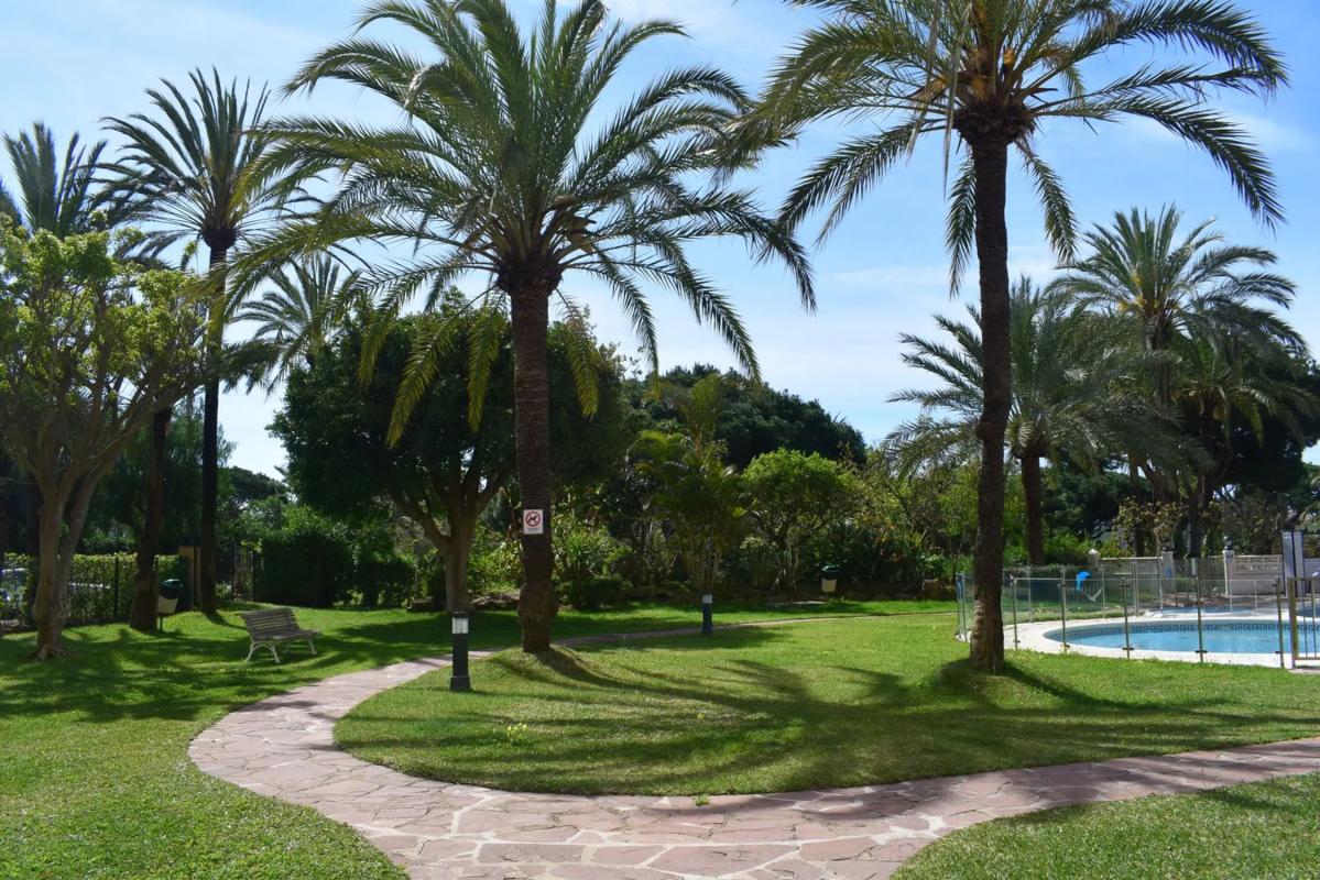 Venta de estudio en Avenida Andalucía, Marbella photo 2
