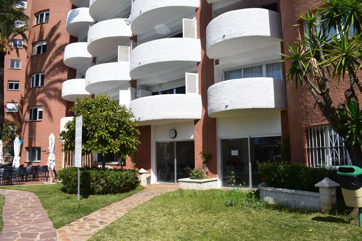 Venta de estudio en Avenida Andalucía, Marbella photo 3