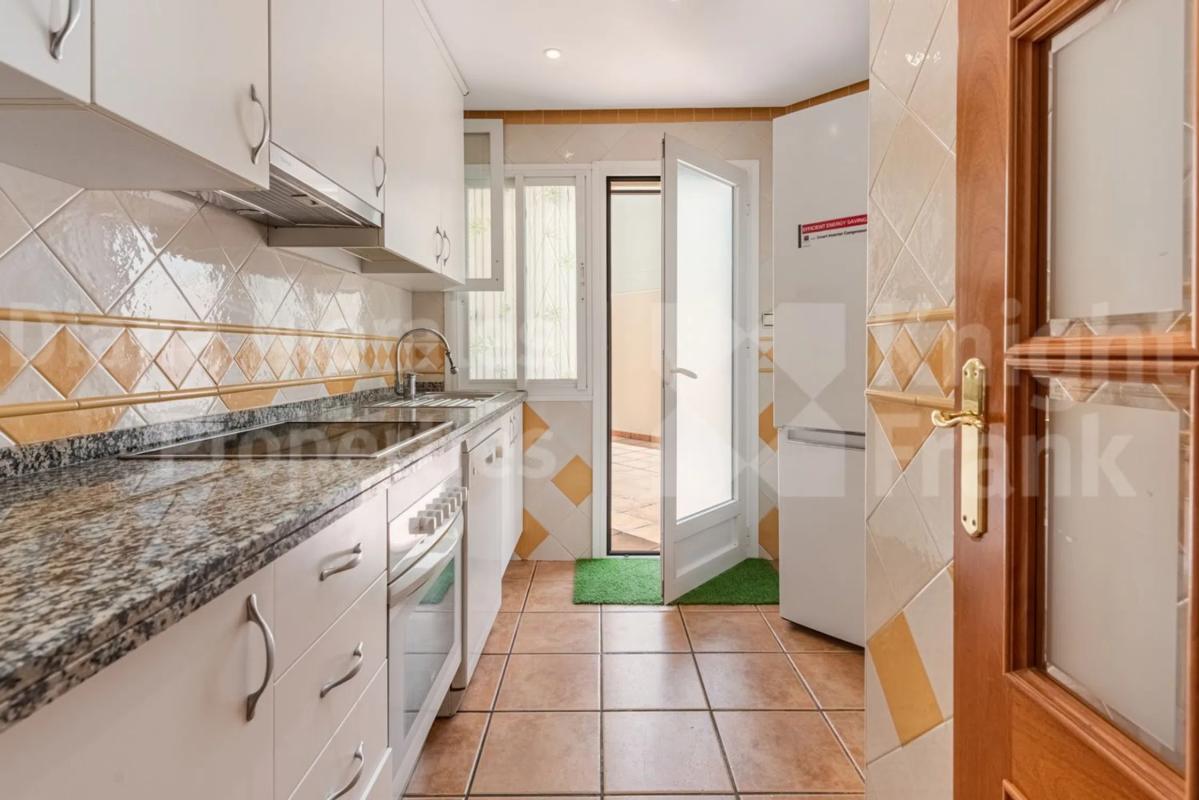 Venta de chalet adosado en Barrio Santa María , Marbella photo 3
