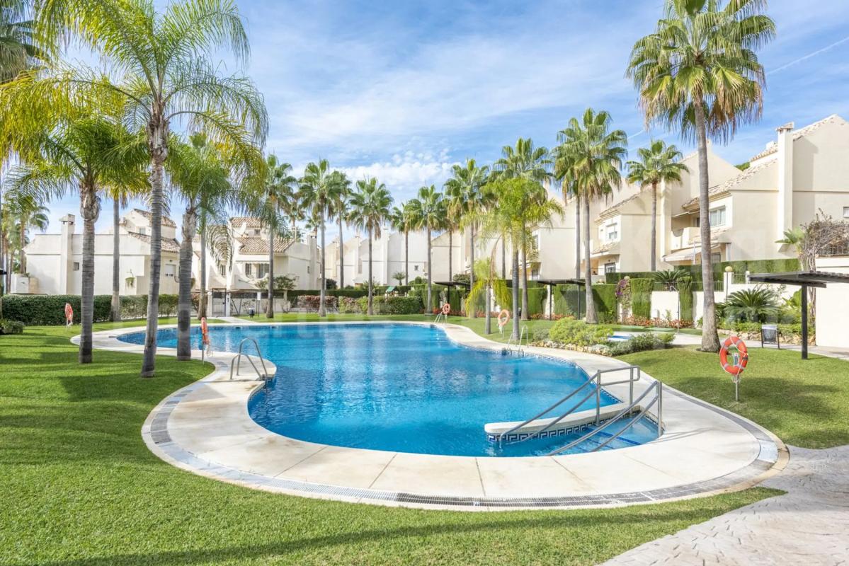 Venta de chalet adosado en Barrio Santa María , Marbella photo 5