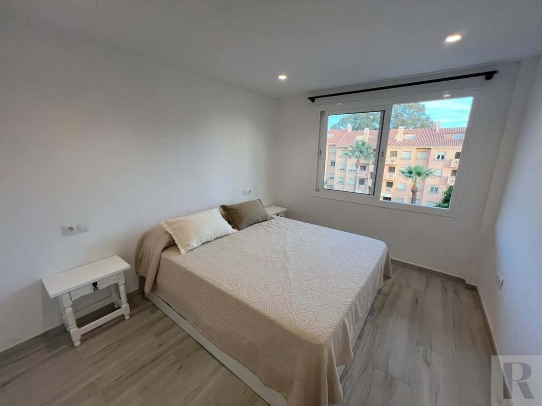 Sprzedaż duplexu w Barrio Cabopino-Artola, Marbella photo 5