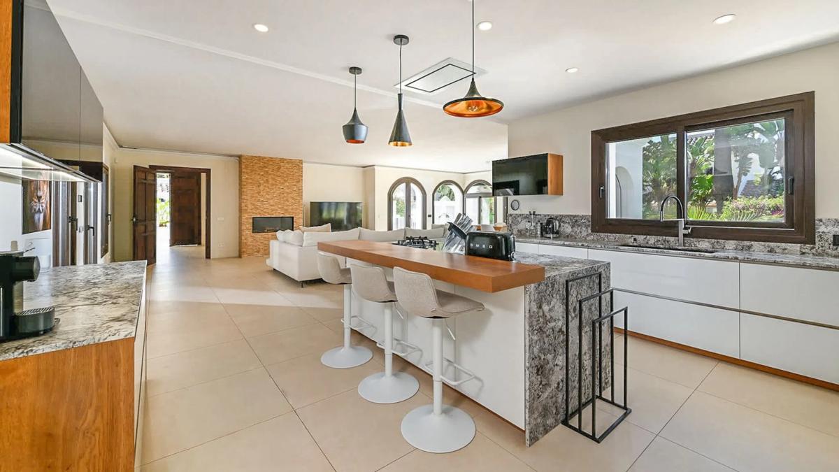 Продажа отдельного шале в  CL PRAVIA-UR MARBESA, Марбелла photo 5