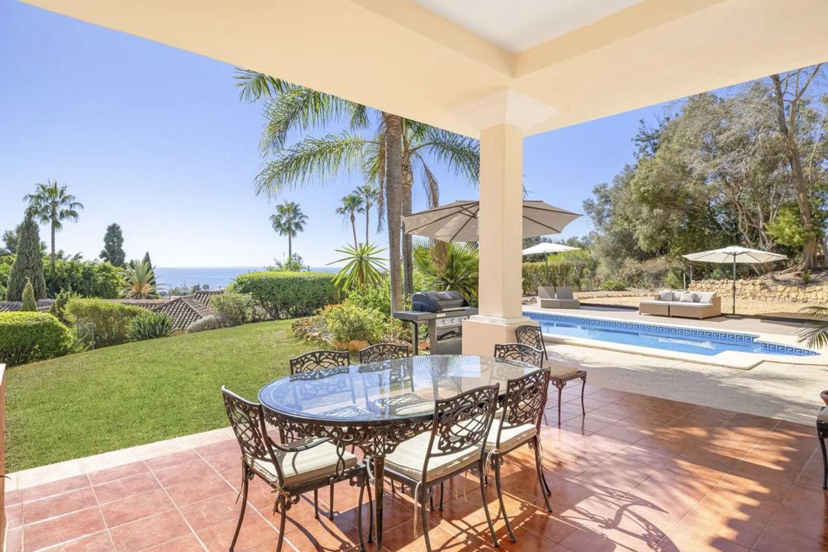 Sale of independent chalet in AV 13-UR HACIENDA LAS CHAPAS, Marbella
photo 3