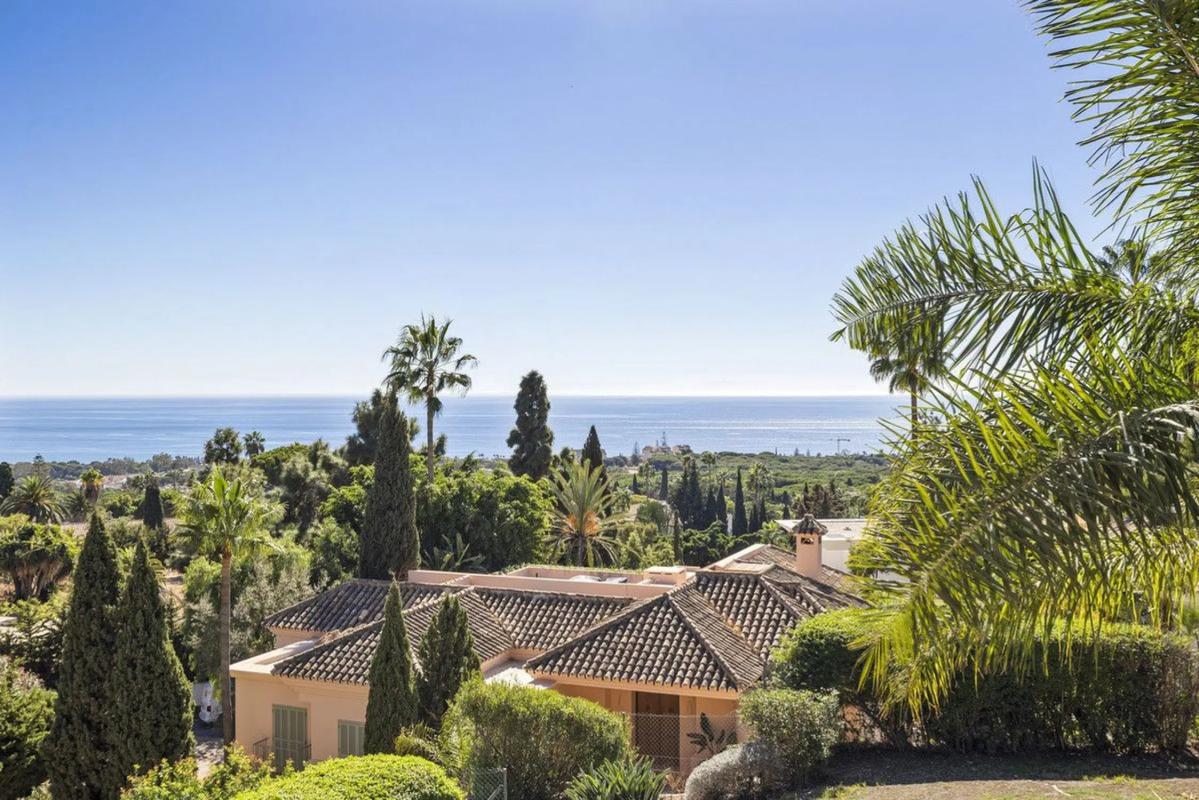 Sale of independent chalet in AV 13-UR HACIENDA LAS CHAPAS, Marbella
photo 5