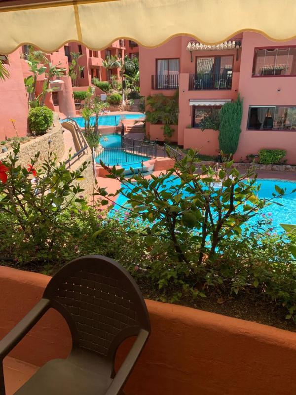 Venta de piso en Avenida Concha Nácar, 4, Marbella
 photo 2