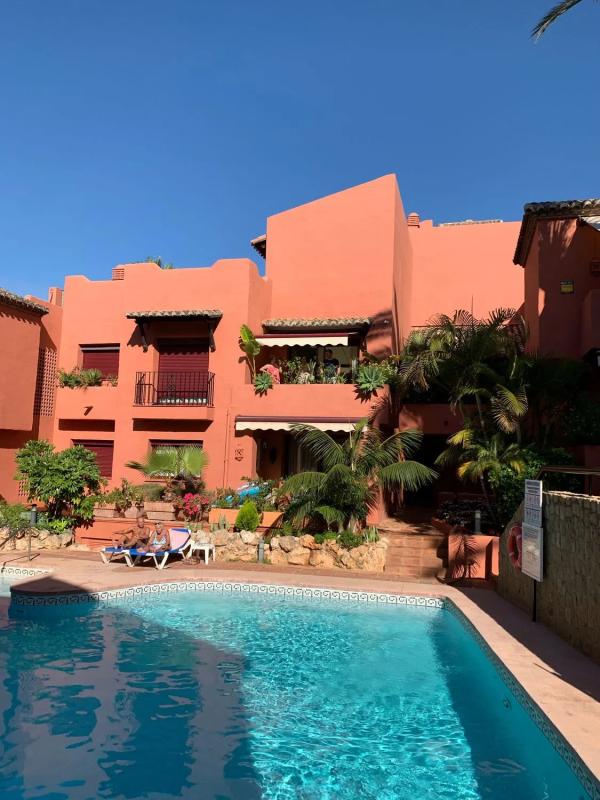 Venta de piso en Avenida Concha Nácar, 4, Marbella
 photo 3