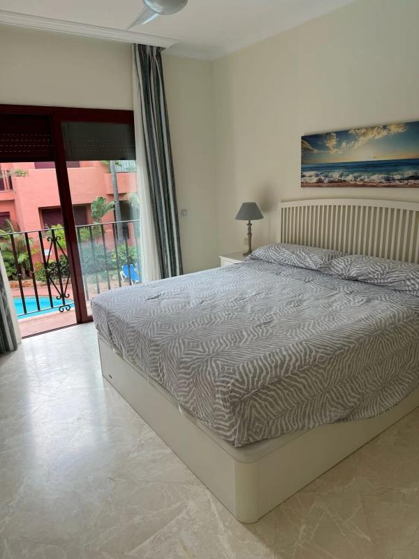 Venta de piso en Avenida Concha Nácar, 4, Marbella
 photo 4