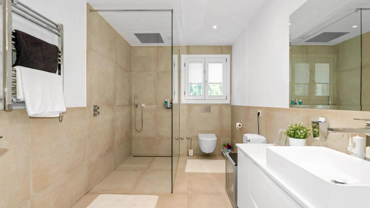 Продажа отдельного шале в  AV 14-UR HACIENDA LAS CHAPAS, Марбелла photo 4