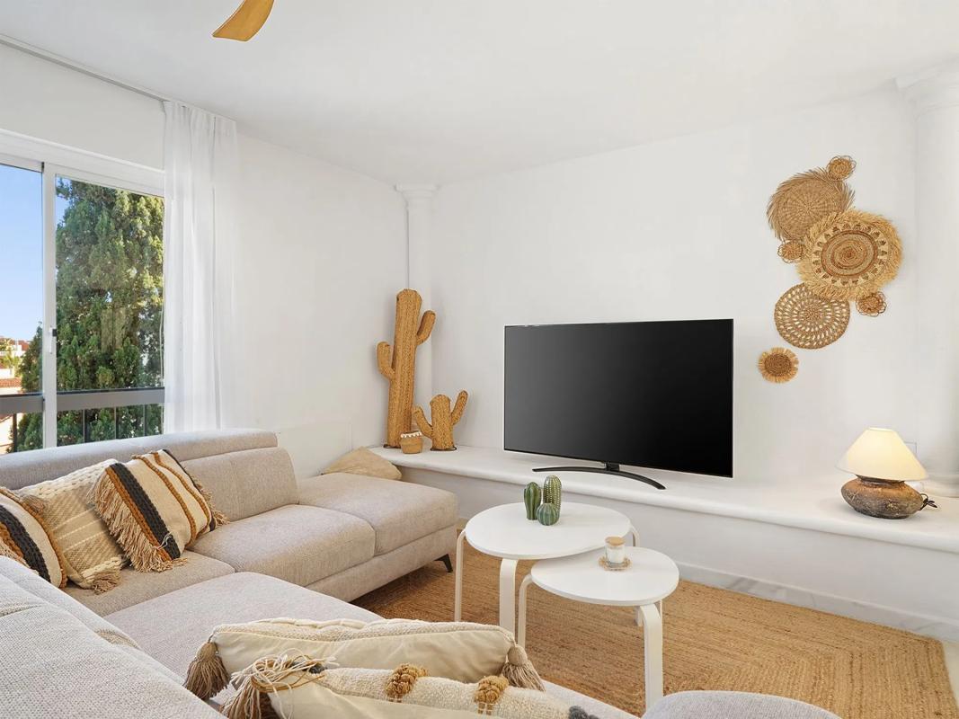 Duplex sale in AV CASARABONELA-RESERVA MARB s/n, Marbella photo 2