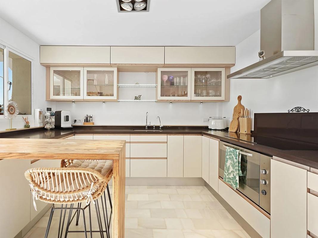 Duplex sale in AV CASARABONELA-RESERVA MARB s/n, Marbella photo 4