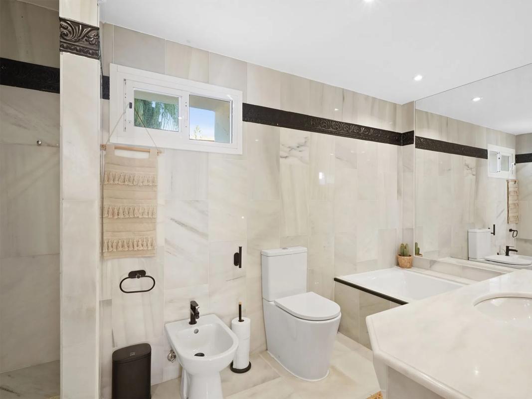 Duplex sale in AV CASARABONELA-RESERVA MARB s/n, Marbella photo 5