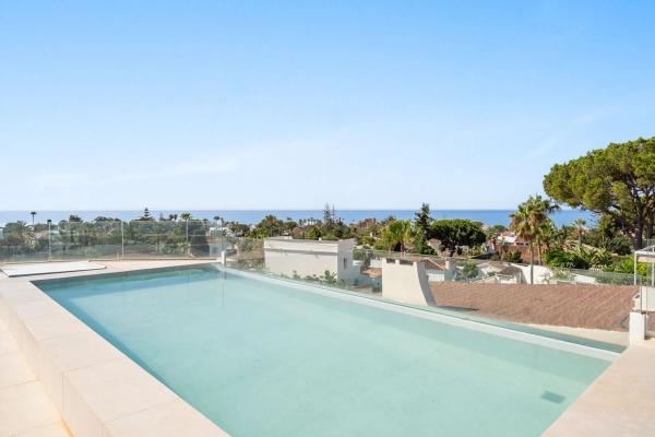 Chalet wolnostojący na sprzedaż w  Urbanización Marbesa, Marbella photo 1