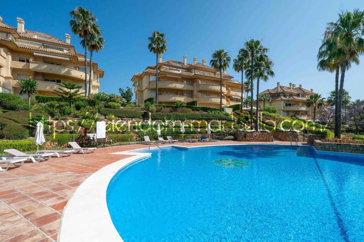 Duplex sale in AV GIUSEPPE FILIPPA-ELVIRIA, Marbella photo 2