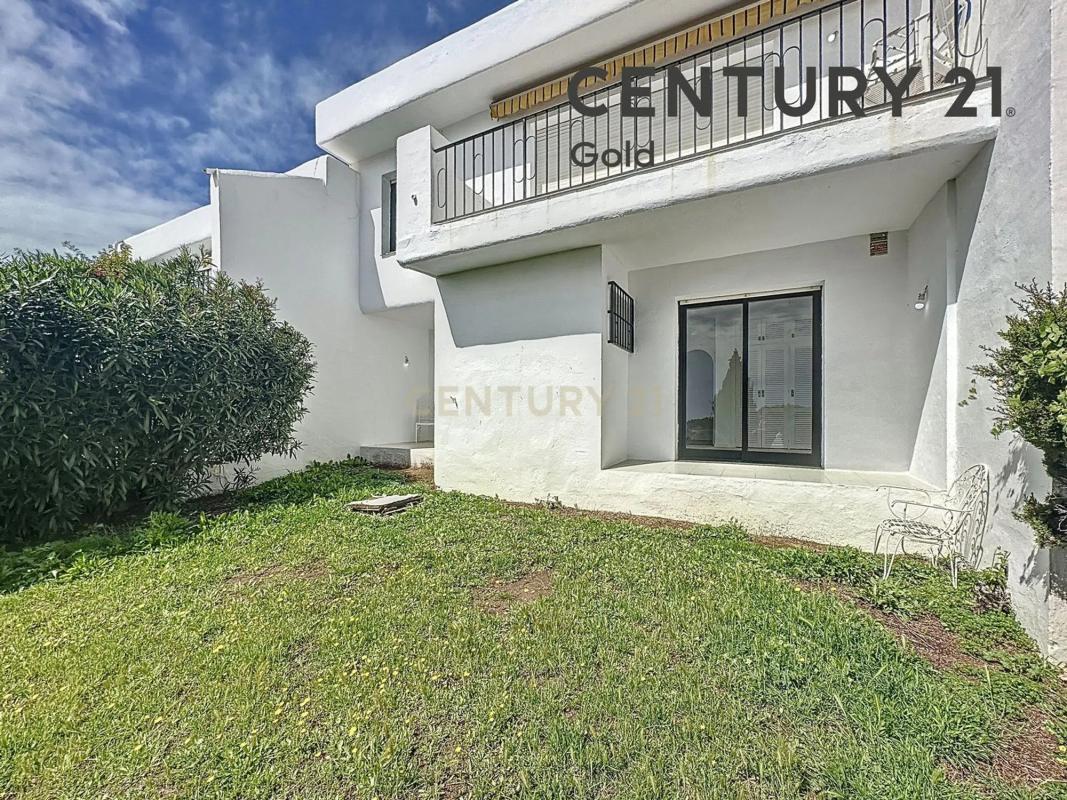 Venta de chalet adosado en  Avenida de los Acebos, 36 -70 , Marbella photo 3