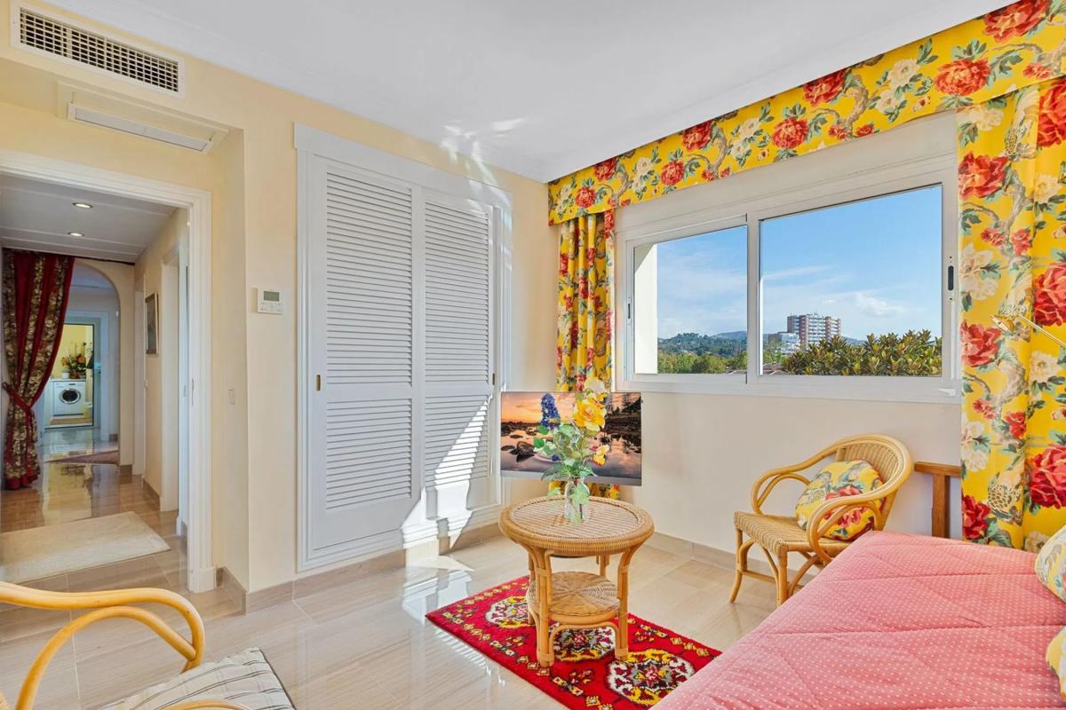 Venta de ático en  CL MAR DE LA TRANQUILIDAD, Marbella photo 4
