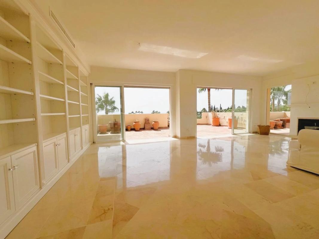 Продажа дуплекса на Calle D-9K, 1, Марбелла photo 2