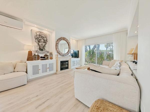 Chalet wolnostojący na sprzedaż w  Barrio Reserva de Marbella, Marbella photo 2
