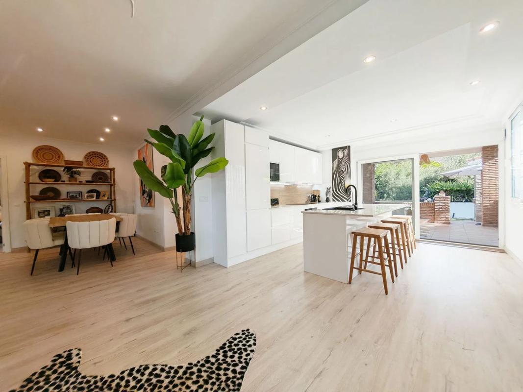 Sale of independent chalet in Barrio Reserva de Marbella, Marbella
photo 5