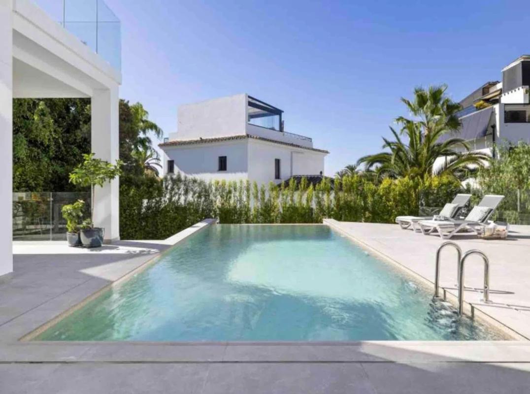 Sale of independent chalet in Barrio Marbesa, Marbella
photo 3