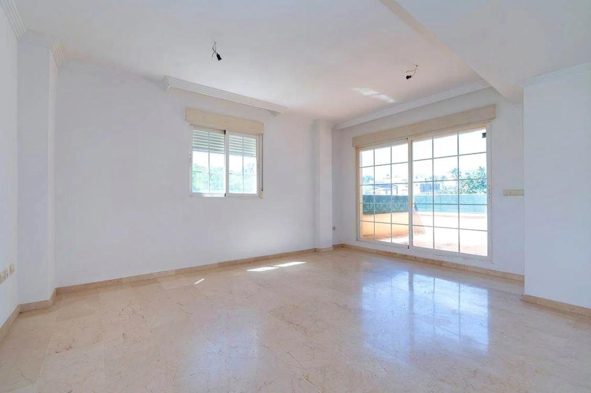 Venta de duplex en Carril del Relojero, Marbella photo 2