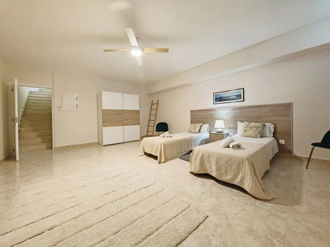 Venta de chalet adosado en Barrio Cabopino-Artola , Marbella photo 1