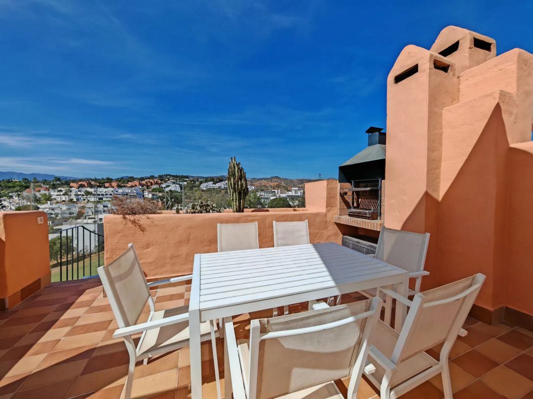 Venta de chalet adosado en Barrio Cabopino-Artola , Marbella photo 3
