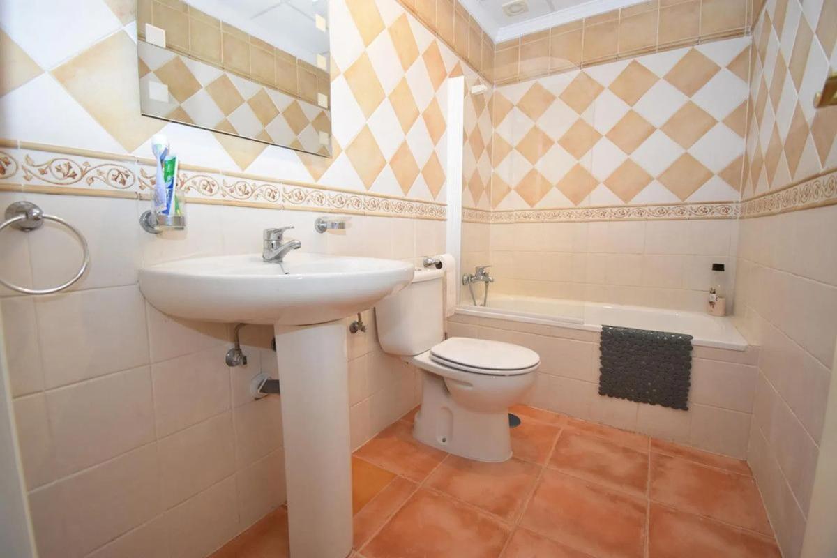 Sale of apartment in Paseo del Golf, Marbella
photo 1