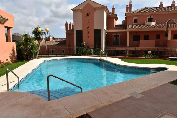 Piso en venta en Paseo del Golf, Marbella
thumbnail 1