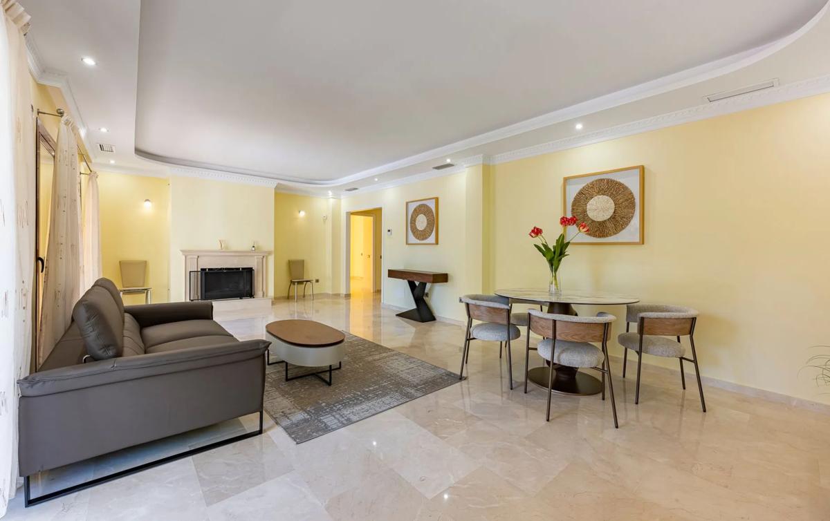 Продажа отдельного шале в AV 5-UR HACIENDA LAS CHAPAS, 289, Марбелла photo 5