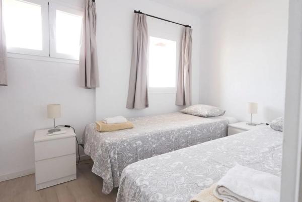 Apartment for sale in Puerto de Cabopino, Marbella thumbnail 1