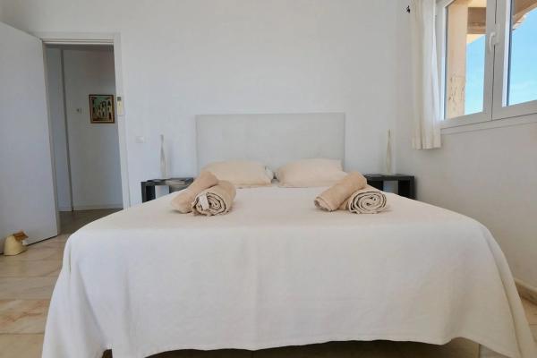 Apartment for sale in Puerto de Cabopino, Marbella thumbnail 2