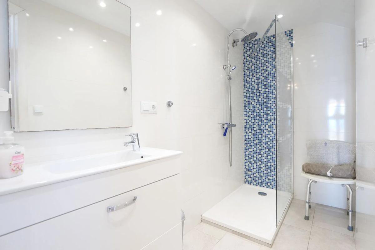Sale of apartment in Puerto de Cabopino, Marbella
photo 4