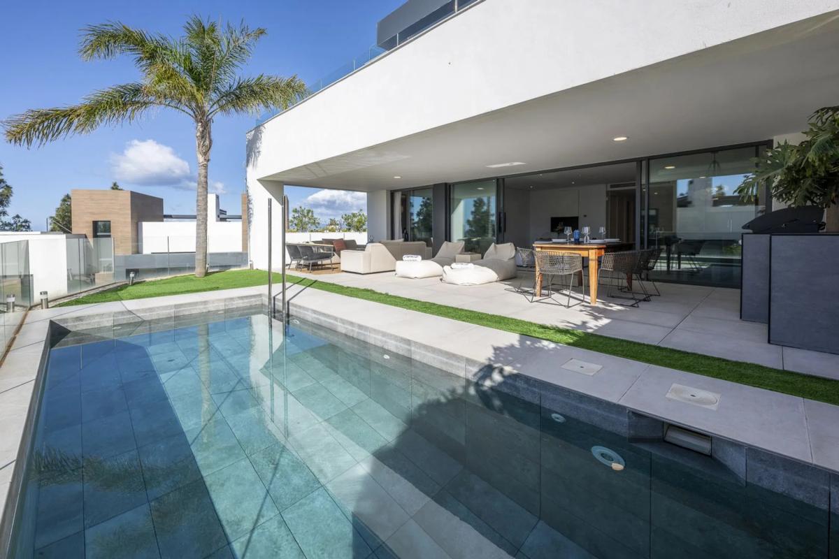 Venta de chalet independiente en Avenida de los Acebos s/n, Marbella
photo 1